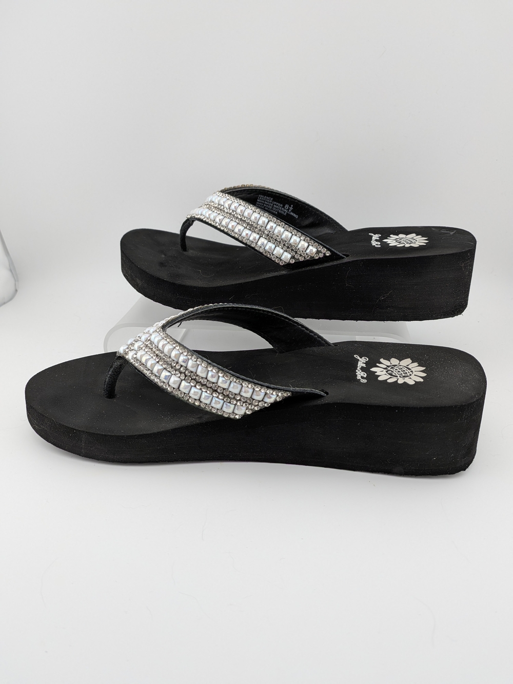 Yellow Box Women's Black Rhinestone V-Strap Sandals - Picture 3 of 6